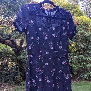 DIVIDED H&M Size 8 Black Floral Dress
